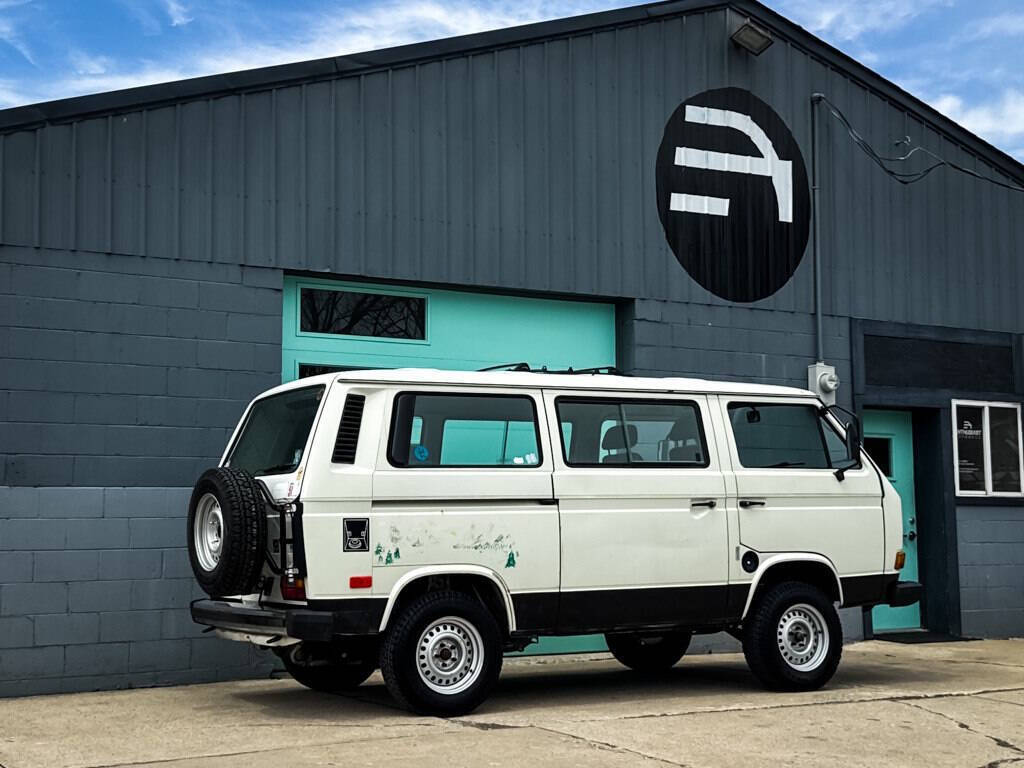 Volkswagen-BusVanagon-1990-Minivan-7