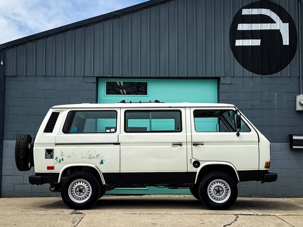 Volkswagen-BusVanagon-1990-Minivan-8