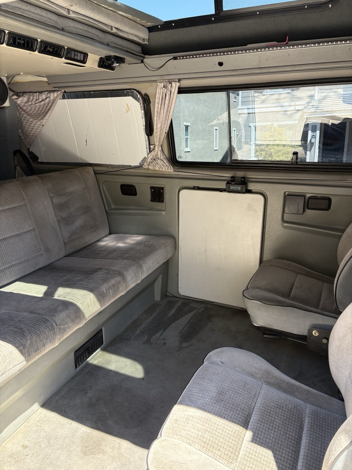 Volkswagen-BusVanagon-1990-Van-Camper-4