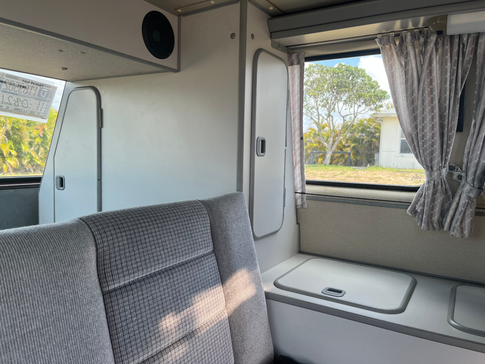 Volkswagen-BusVanagon-1991-Van-Camper-32