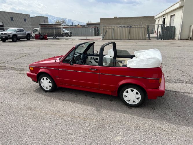 Volkswagen-Cabriolet-1989-10