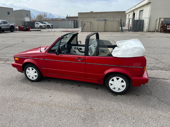 Volkswagen-Cabriolet-1989-22
