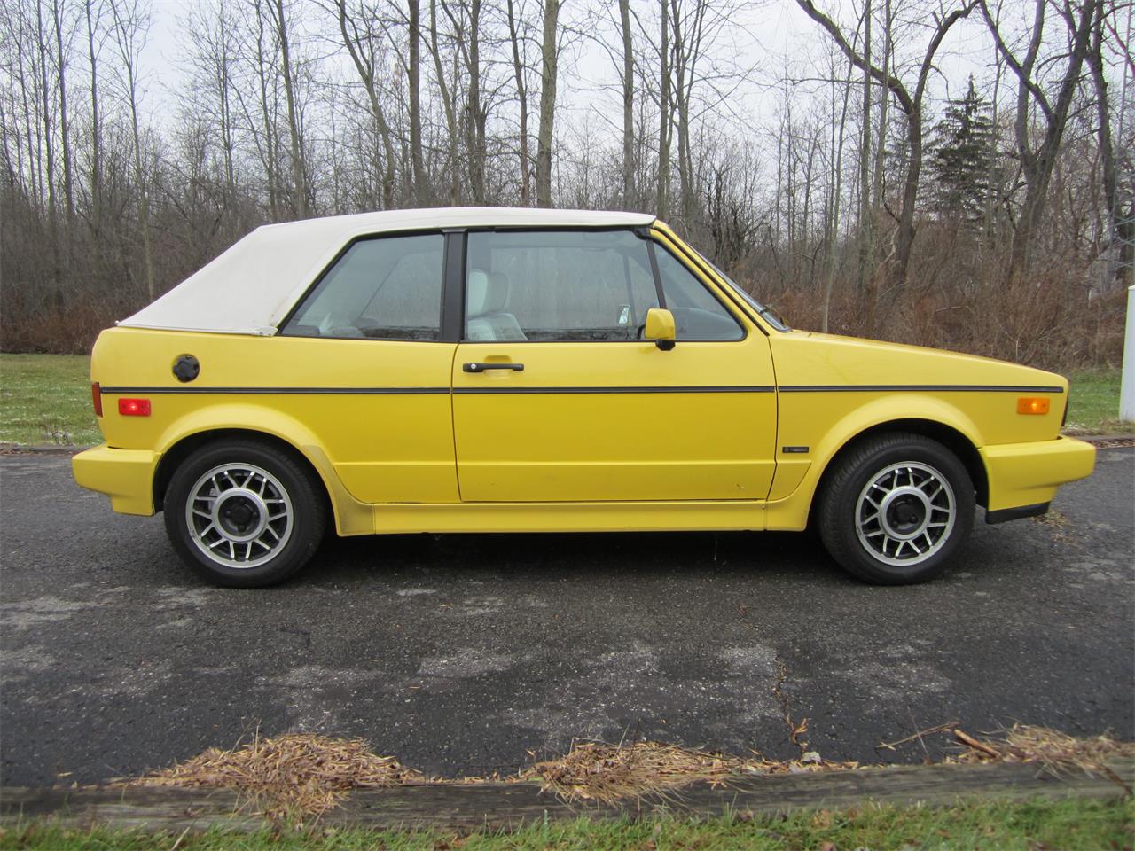 Volkswagen-Cabriolet-1991-Yellow-White-2