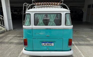Volkswagen-Camper-1993-GreenWhite-Brown-1