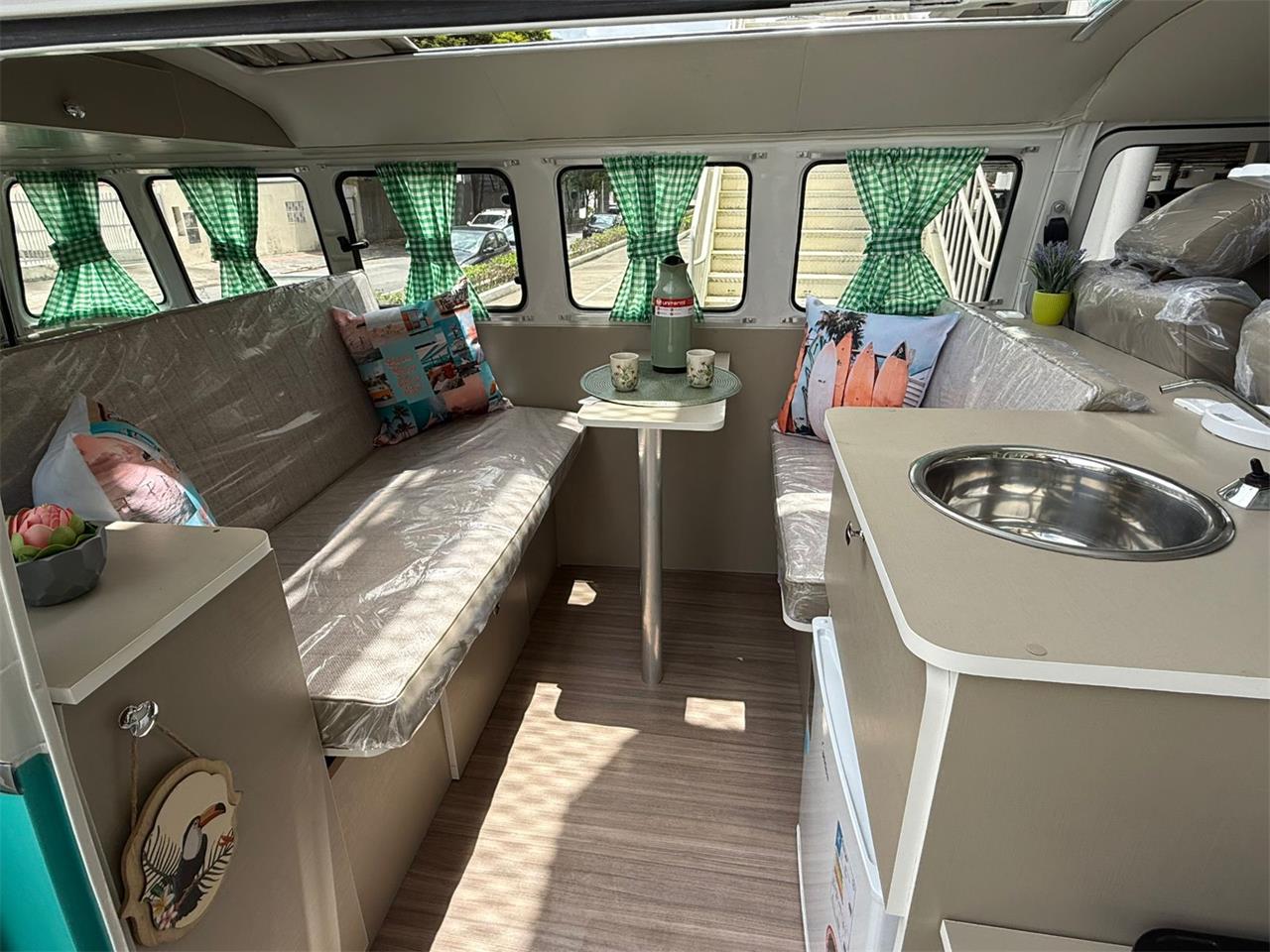 Volkswagen-Camper-1993-GreenWhite-Brown-11