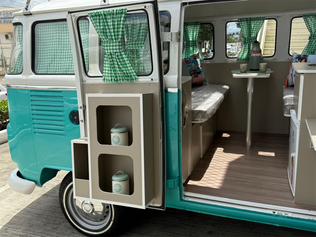 Volkswagen-Camper-1993-GreenWhite-Brown-12