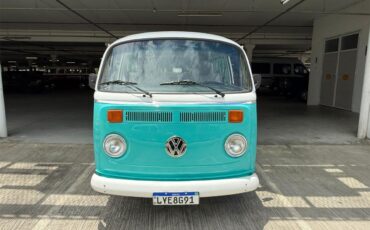 Volkswagen-Camper-1993-GreenWhite-Brown-14