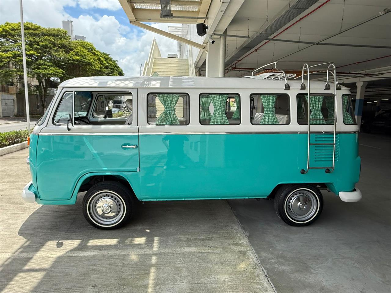 Volkswagen-Camper-1993-GreenWhite-Brown-15