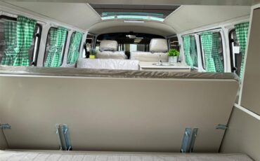 Volkswagen-Camper-1993-GreenWhite-Brown-16