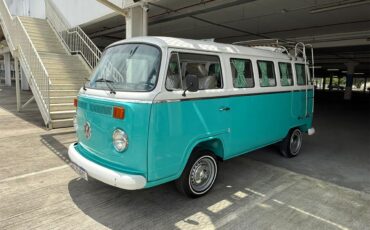 Volkswagen-Camper-1993-GreenWhite-Brown-19