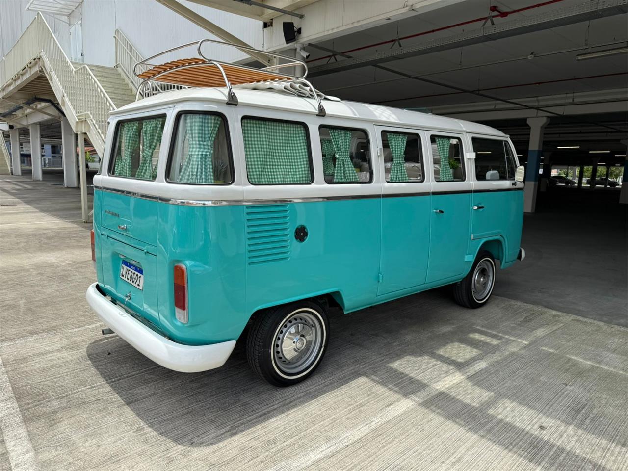 Volkswagen-Camper-1993-GreenWhite-Brown-20