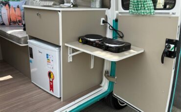 Volkswagen-Camper-1993-GreenWhite-Brown-5