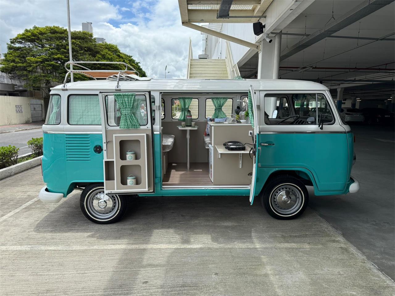 Volkswagen-Camper-1993-GreenWhite-Brown-6
