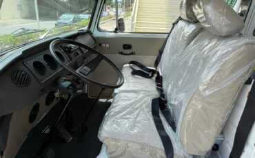 Volkswagen-Camper-1993-GreenWhite-Brown-7
