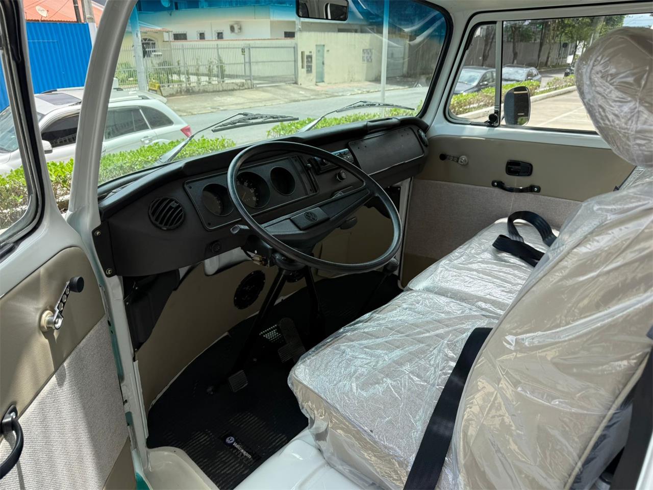 Volkswagen-Camper-1993-GreenWhite-Brown-8
