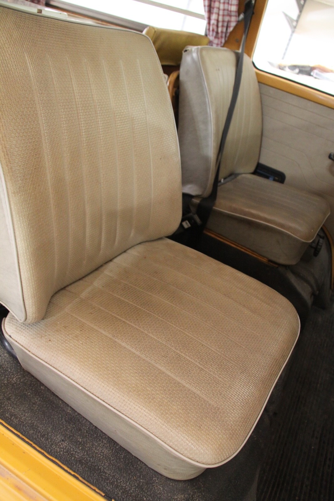 Volkswagen-Campmobile-1972-10