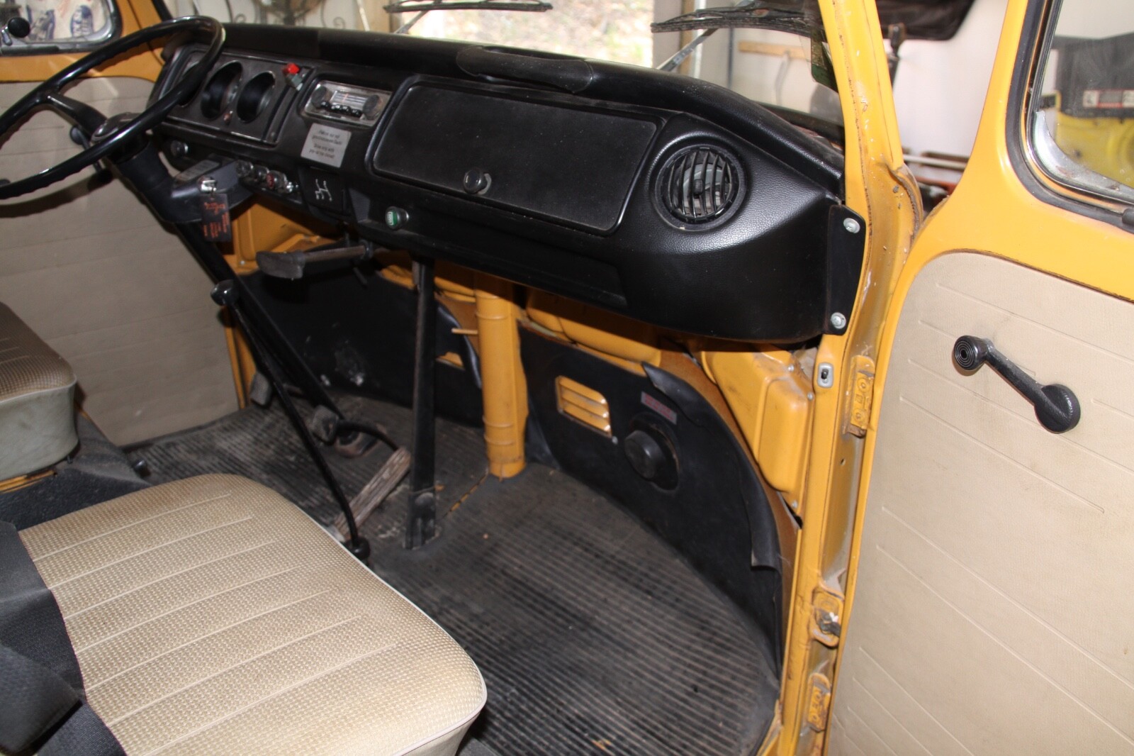 Volkswagen-Campmobile-1972-11