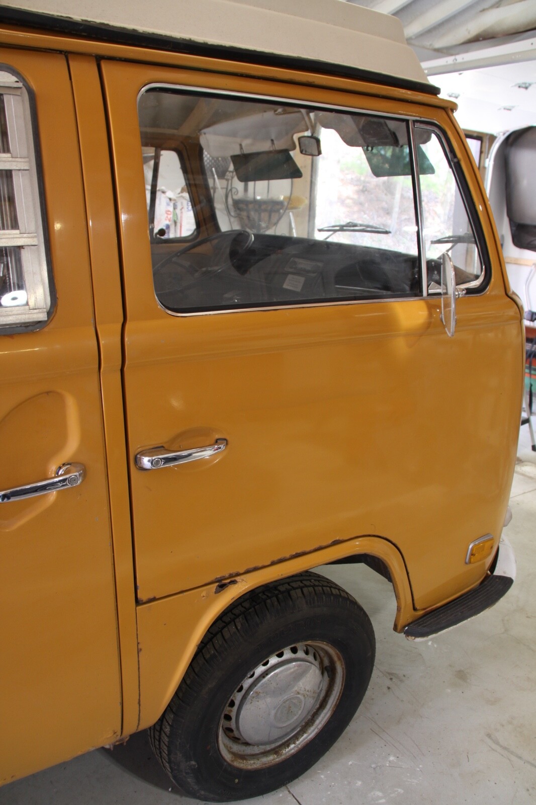 Volkswagen-Campmobile-1972-12