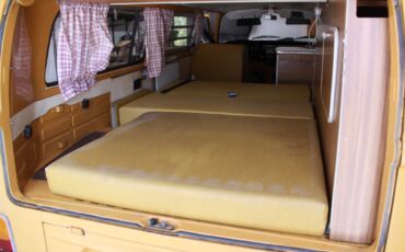 Volkswagen-Campmobile-1972-13