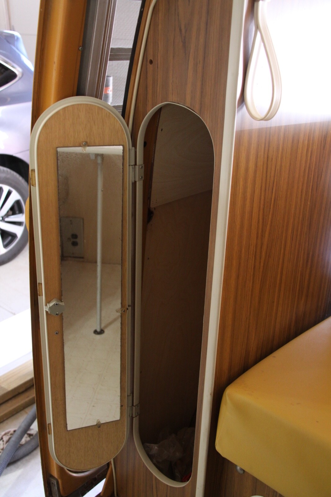 Volkswagen-Campmobile-1972-16