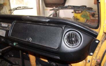 Volkswagen-Campmobile-1972-17