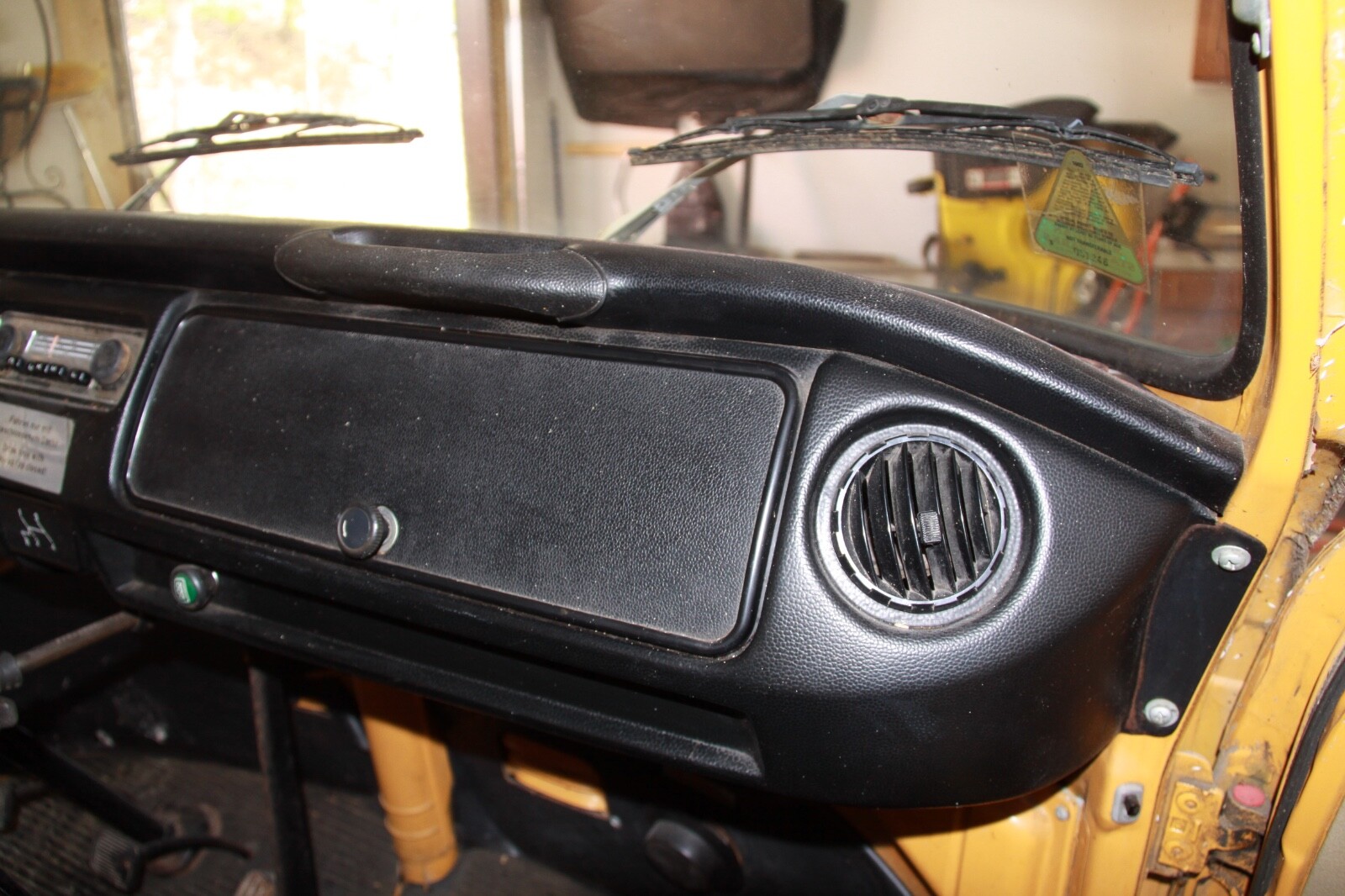 Volkswagen-Campmobile-1972-17