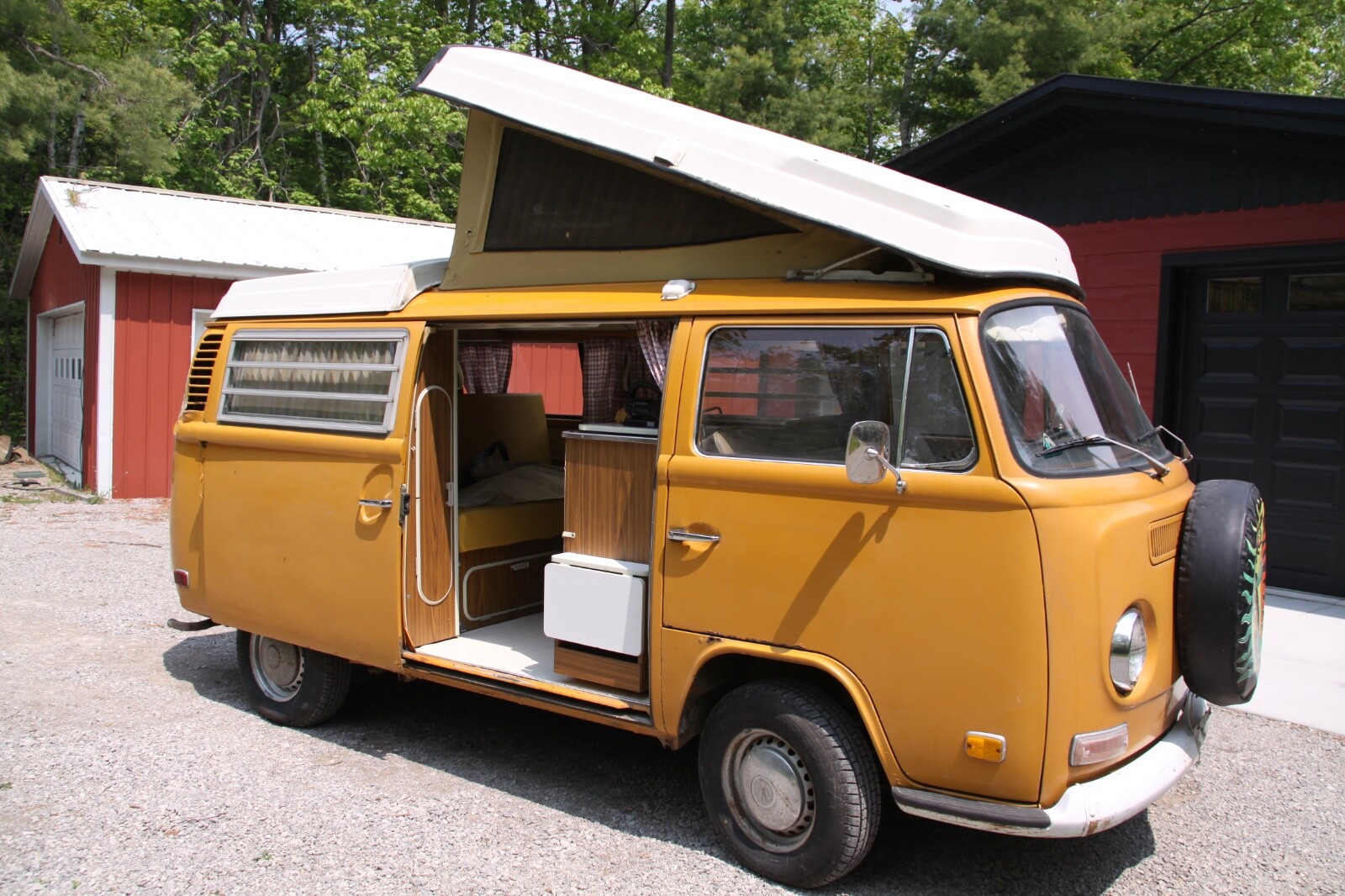 Volkswagen-Campmobile-1972-2