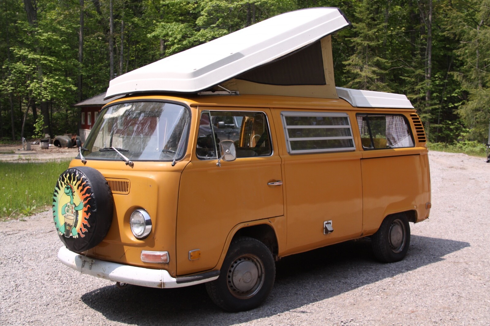 Volkswagen-Campmobile-1972