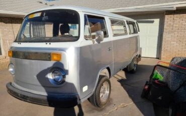 Volkswagen-Combi-1978-1