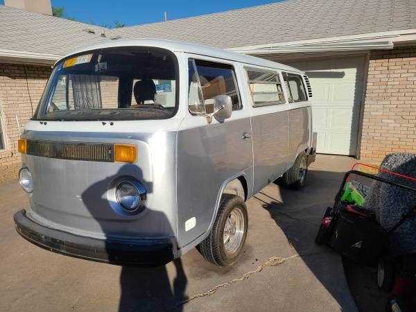 Volkswagen-Combi-1978-1