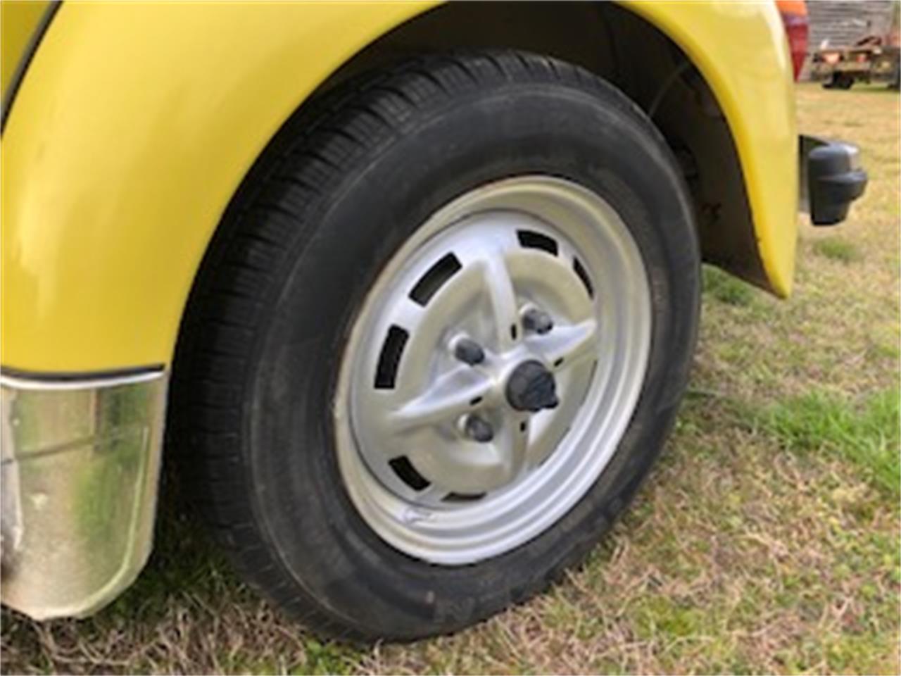Volkswagen-Convertible-1979-Yellow-Tan-12