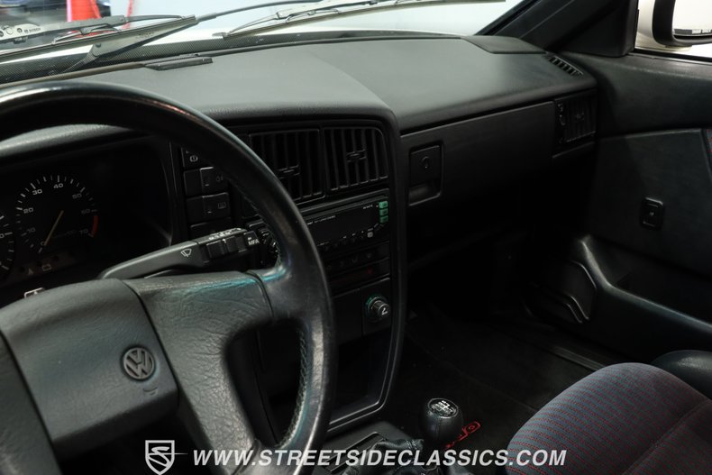 Volkswagen-Corrado-1990-White-Gray-4