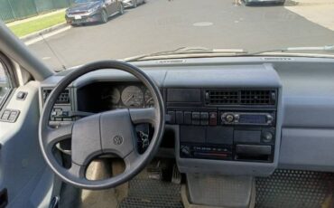 Volkswagen-Eurovan-1995-White-5