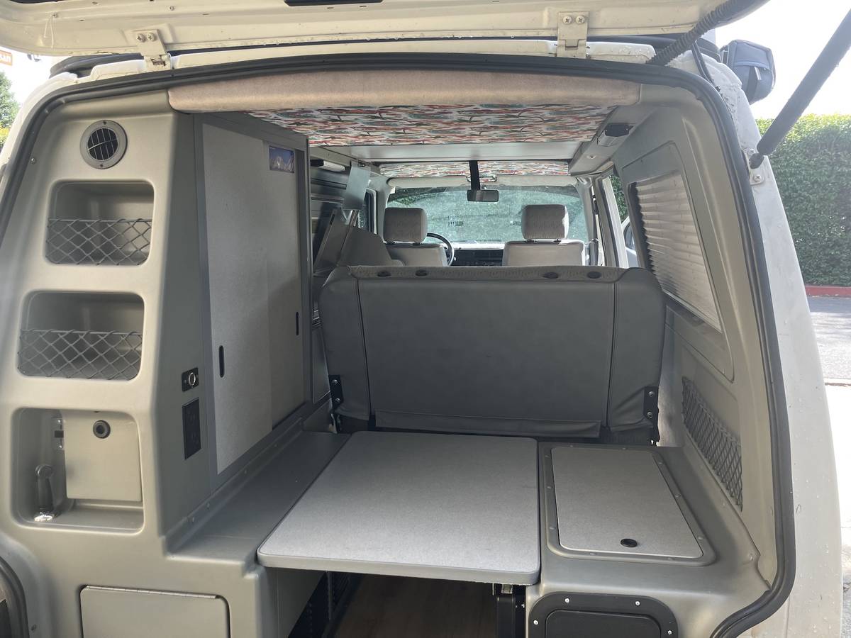 Volkswagen-Eurovan-camper-1995-white-12