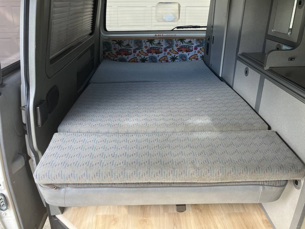 Volkswagen-Eurovan-camper-1995-white-13