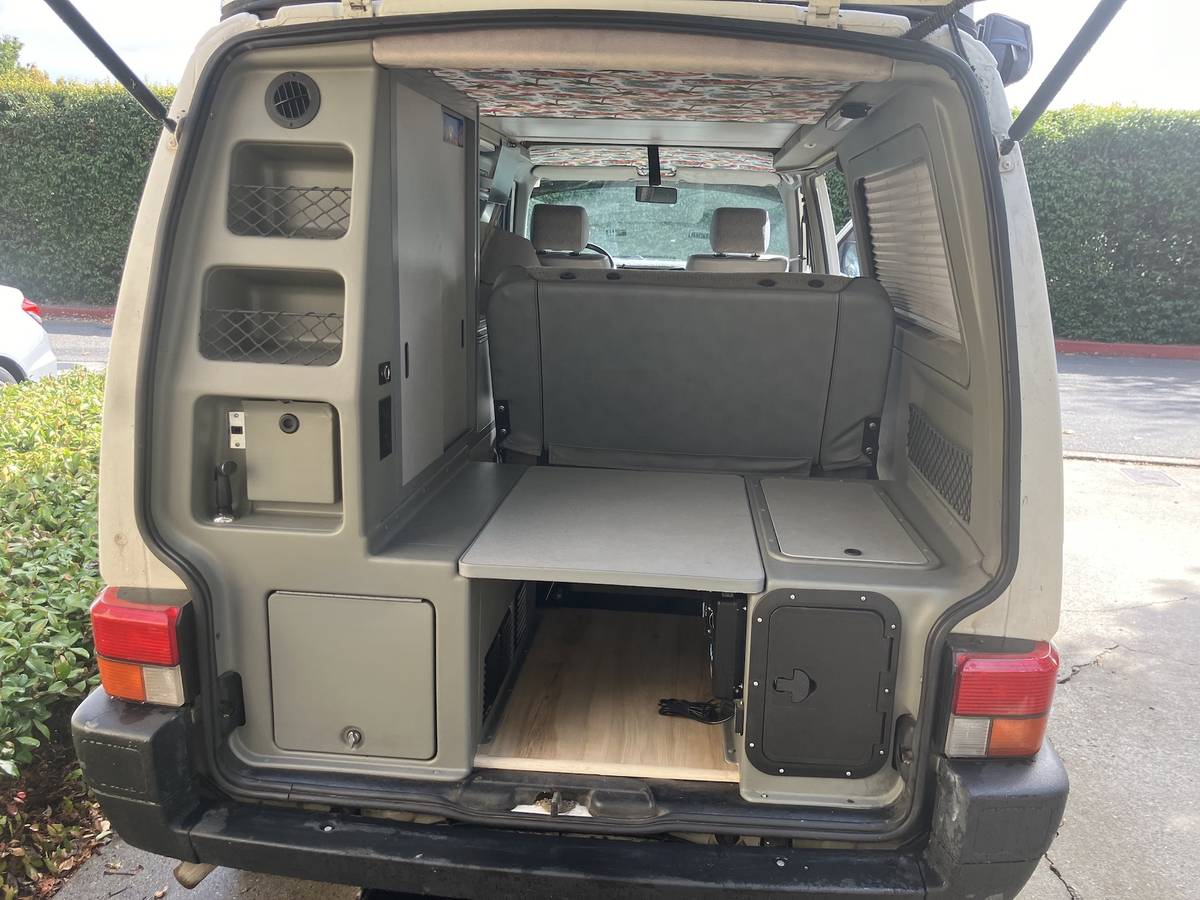 Volkswagen-Eurovan-camper-1995-white-2