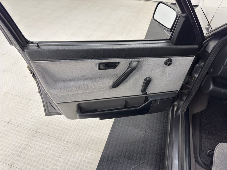 Volkswagen-Jetta-1991-Ascot-Gray-Metallic-Gray-32