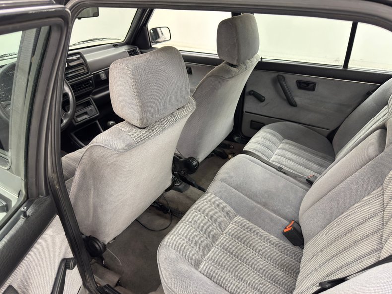Volkswagen-Jetta-1991-Ascot-Gray-Metallic-Gray-39