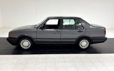 Volkswagen-Jetta-1991-Sedan-1
