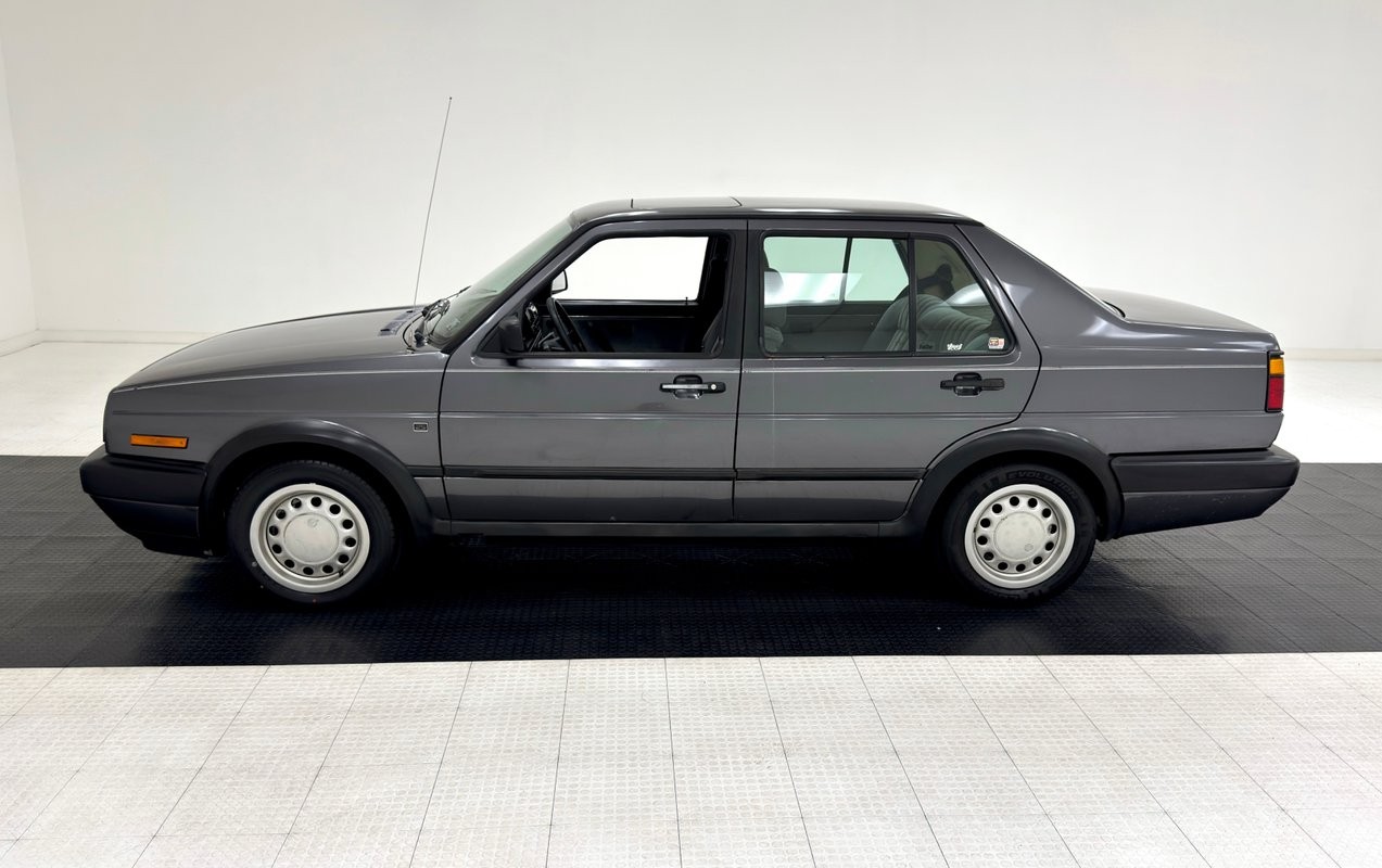 Volkswagen-Jetta-1991-Sedan-1