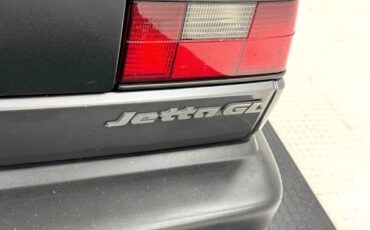 Volkswagen-Jetta-1991-Sedan-15