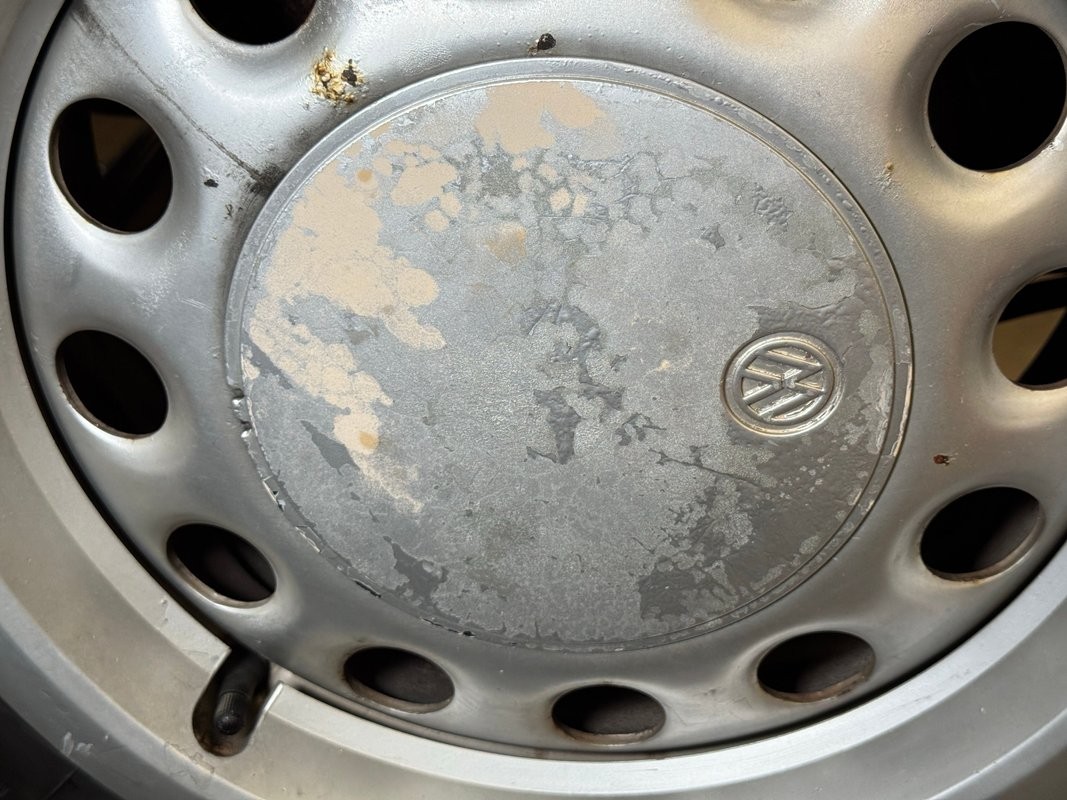 Volkswagen-Jetta-1991-Sedan-20