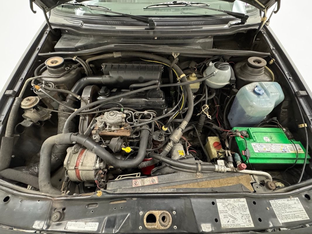 Volkswagen-Jetta-1991-Sedan-23