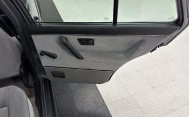 Volkswagen-Jetta-1991-Sedan-32