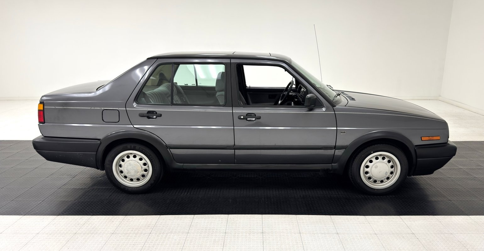 Volkswagen-Jetta-1991-Sedan-5