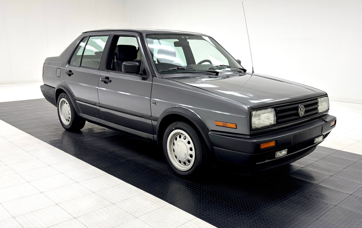 Volkswagen-Jetta-1991-Sedan-6