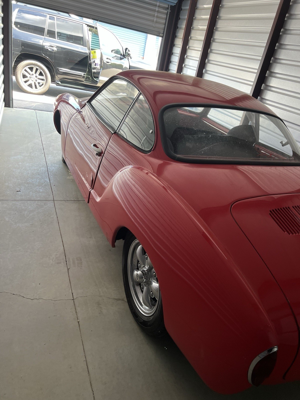 Volkswagen-Karmann-Ghia-1963-Coupe-4