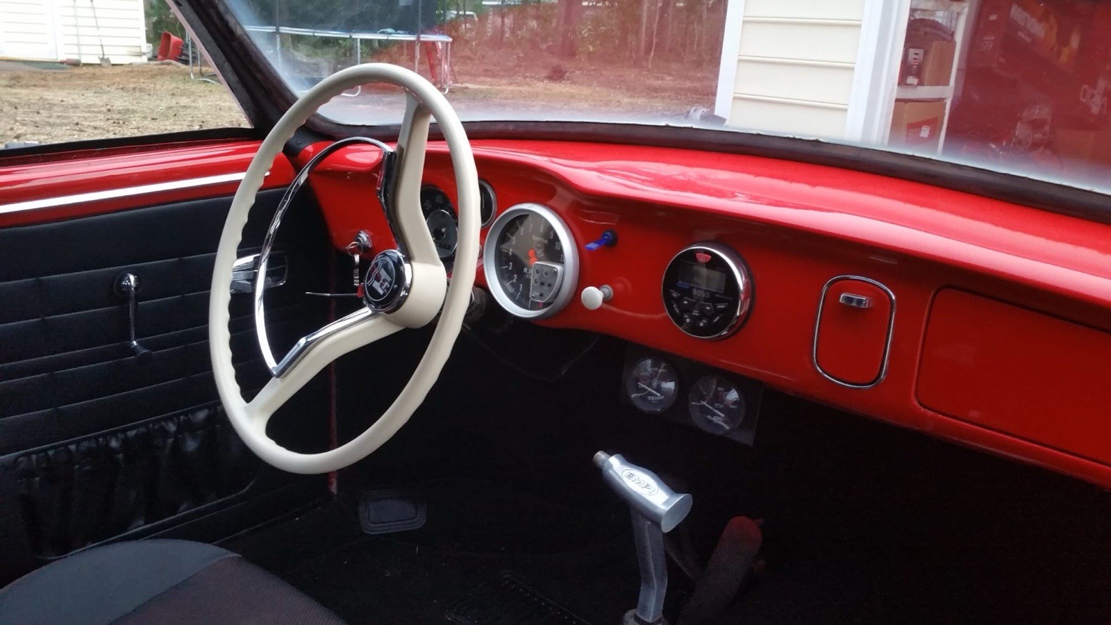 Volkswagen-Karmann-Ghia-1963-Coupe-9