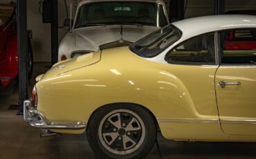 Volkswagen-Karmann-Ghia-1964-2-Door-Coupe-1
