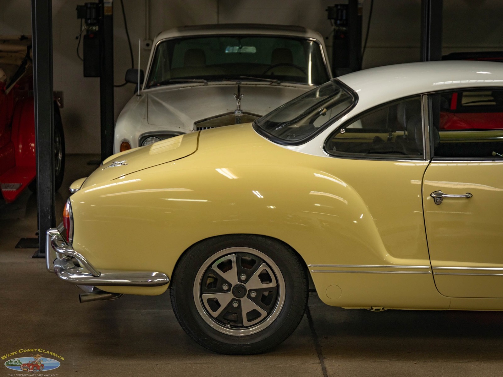 Volkswagen-Karmann-Ghia-1964-2-Door-Coupe-1